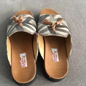 SANDALS.....LEATHER.....SIZE 8